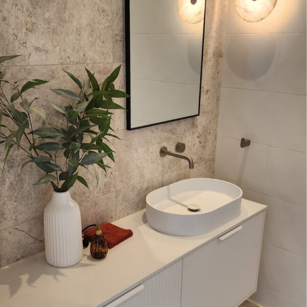Fifth Avenue Plati Basin | Bathroom | Sunbury | Macedon Ranges | Melbourne | Luscombe Tiles