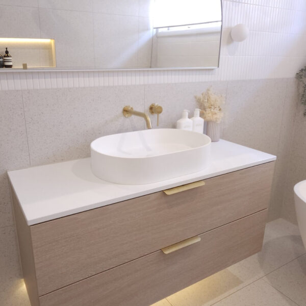 Fifth Avenue Plati Basin | Bathroom | Sunbury | Macedon Ranges | Melbourne | Luscombe Tiles
